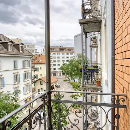 Kaya Paraiba * Zurigo